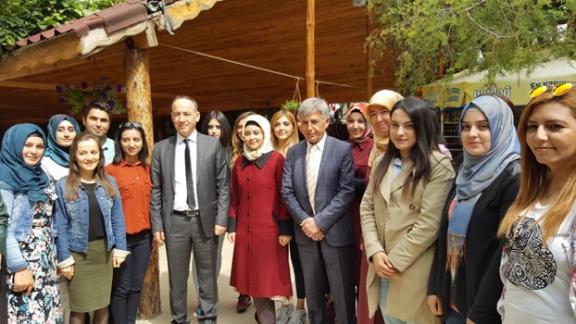 Aday Öğretmenlerimiz Kırıkkale Belediye Başkanı Sayın Mehmet SAYGILI ile Kahvaltıda Buluştu.