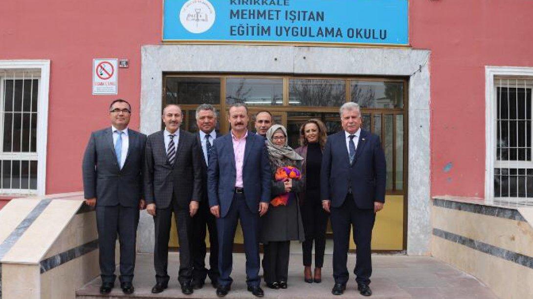 Kırıkkale Üniversitesi Rektörü Prof. Dr. Ersan Aslan, 3 Aralık Dünya Engelliler Gününde Özel Öğrencilerimizi Ziyaret Etti.
