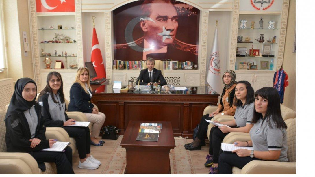Kırıkkale Cumhuriyet Mesleki ve Teknik Anadolu Lisesi Öğrencileri, Milli Eğitim Müdürümüz Sayın Yusuf Tüfekçi' yi Ziyaret Ettiler