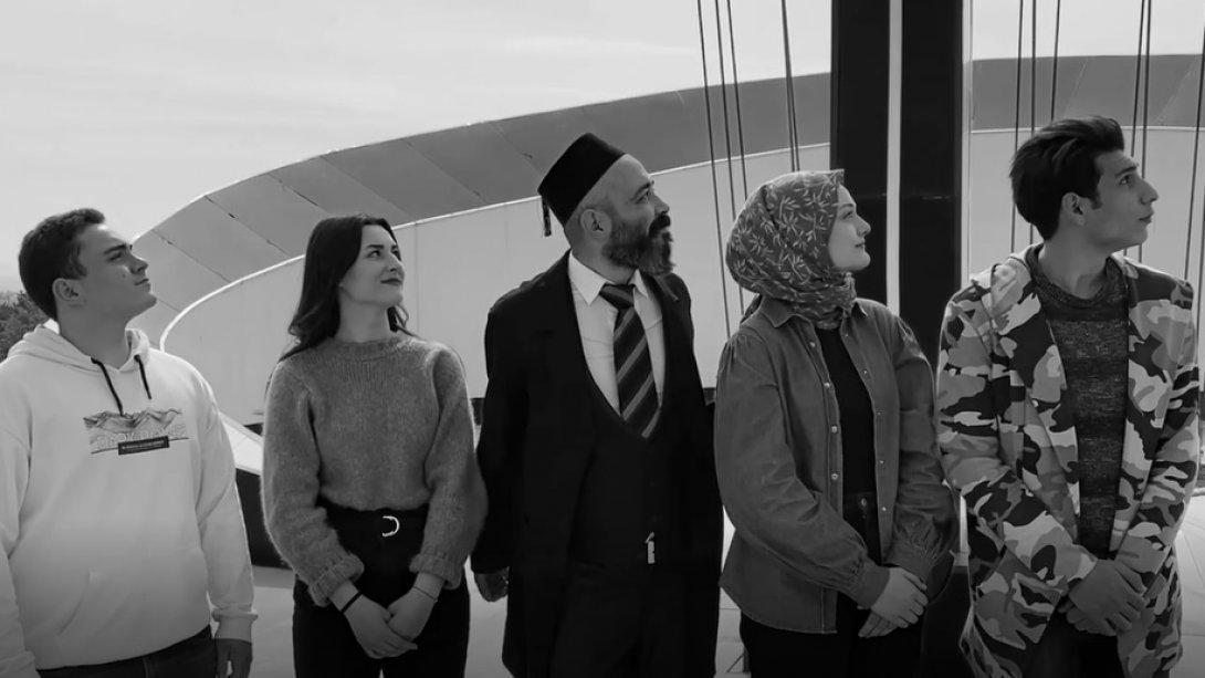 İstiklal Marşımızın 10 Kıtası, Kırıkkale'nin Her Köşesinde Öğrencilerimizin ve Kırıkkalelilerin Dillerinde Canlandı