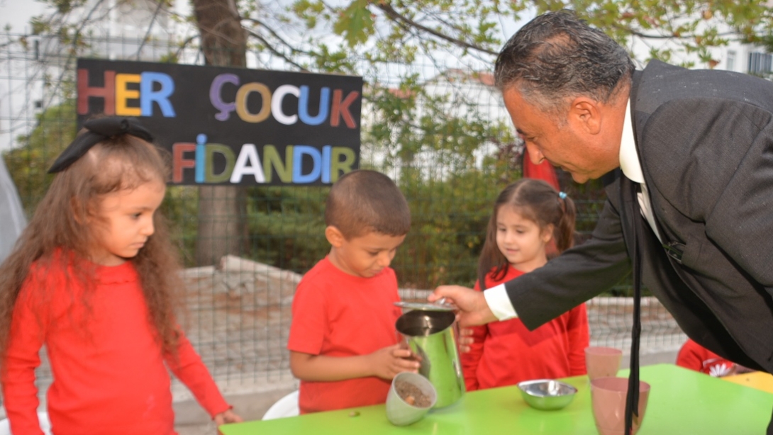 Minikler tohumları toprakla buluşturdu
