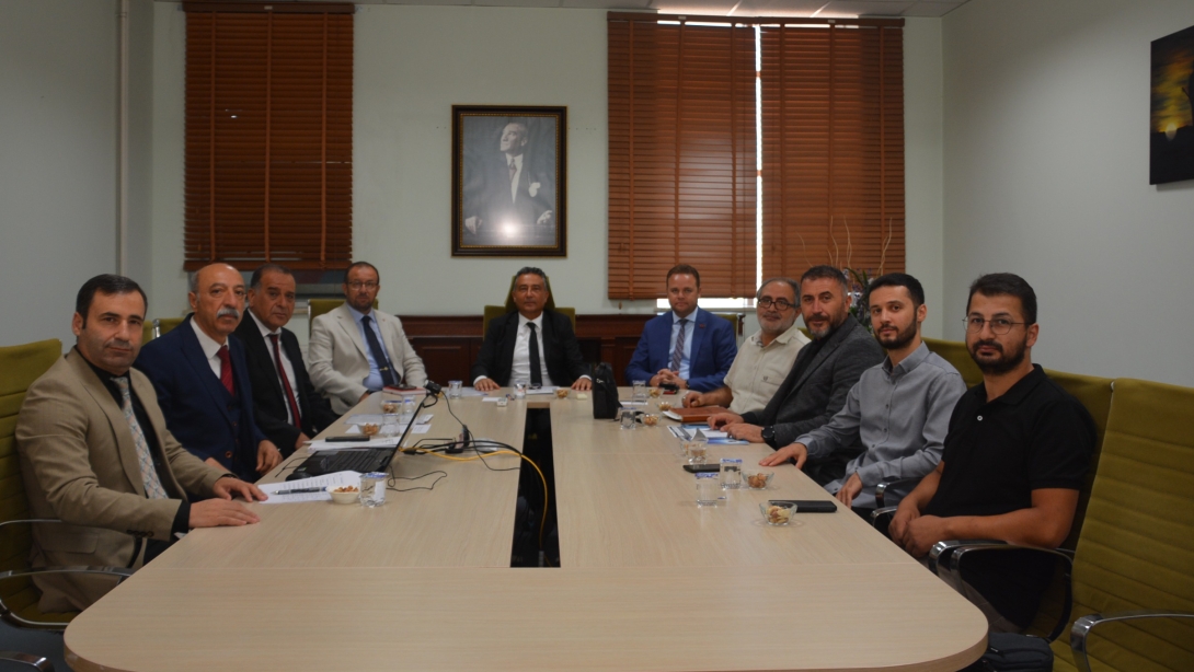 ÇEDES yürütme kurulu yeni kararlar için toplandı