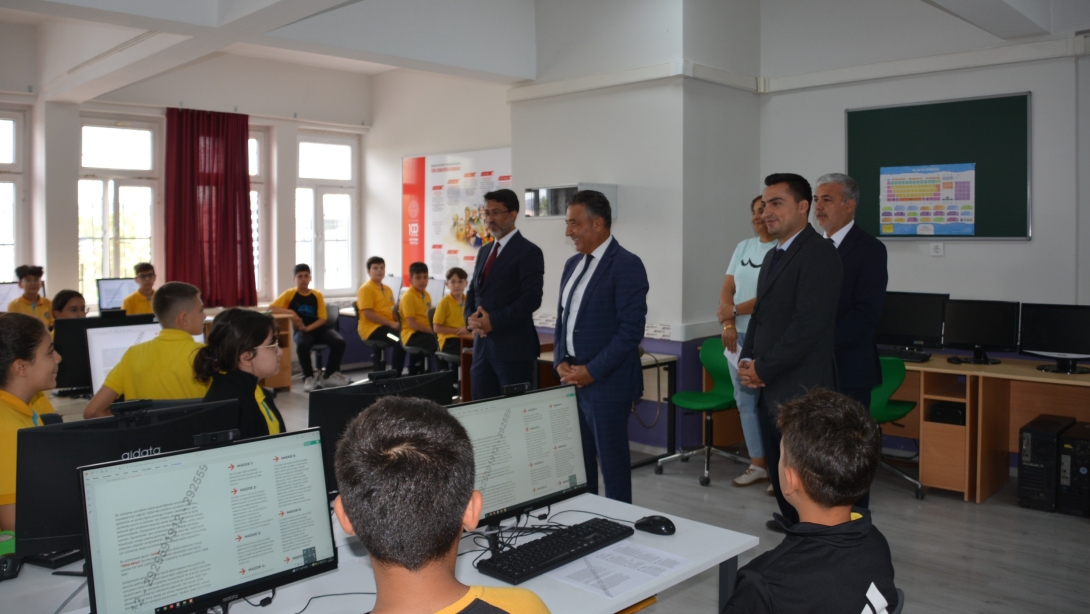 Öğrencilere dijital dünyayı güvenli kullanım eğitimi verildi